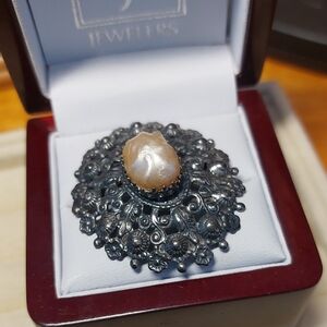 Vintage Filigree Pearl Brooch – Ornate Floral Silver Tone Pin Baroque Style